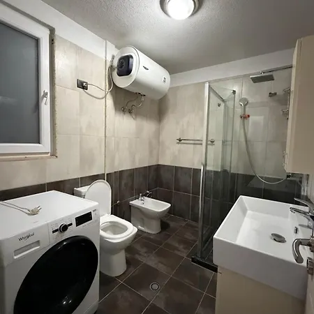 Apartament Luxury 5 Near Square 21